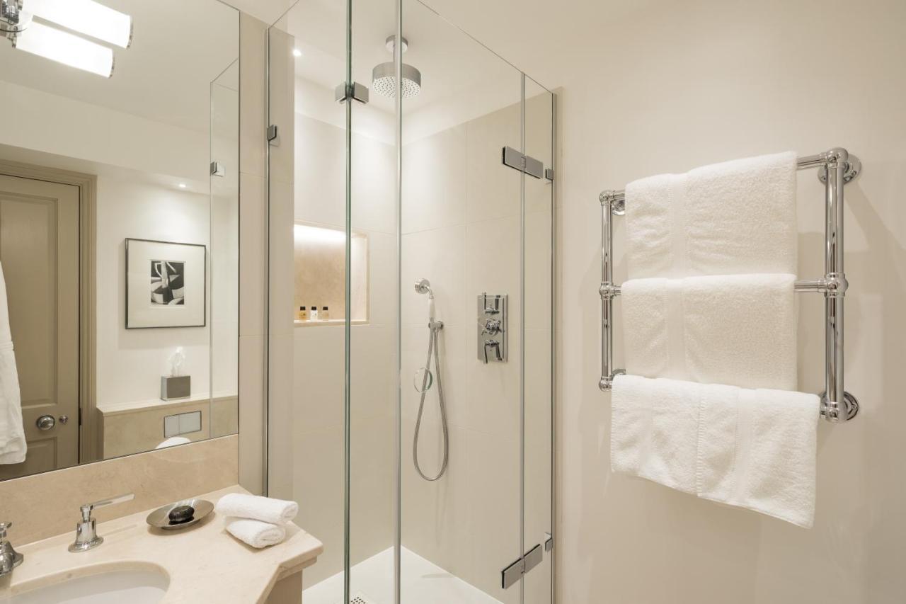 Old Bank Hotel Oxford Exteriér fotografie A shower with a glass door