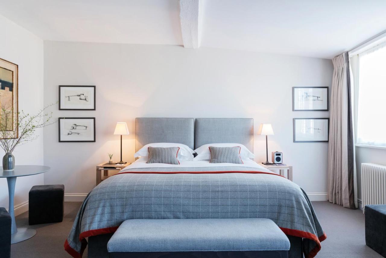 Old Bank Hotel Oxford Exteriér fotografie A bedroom at The Stafford