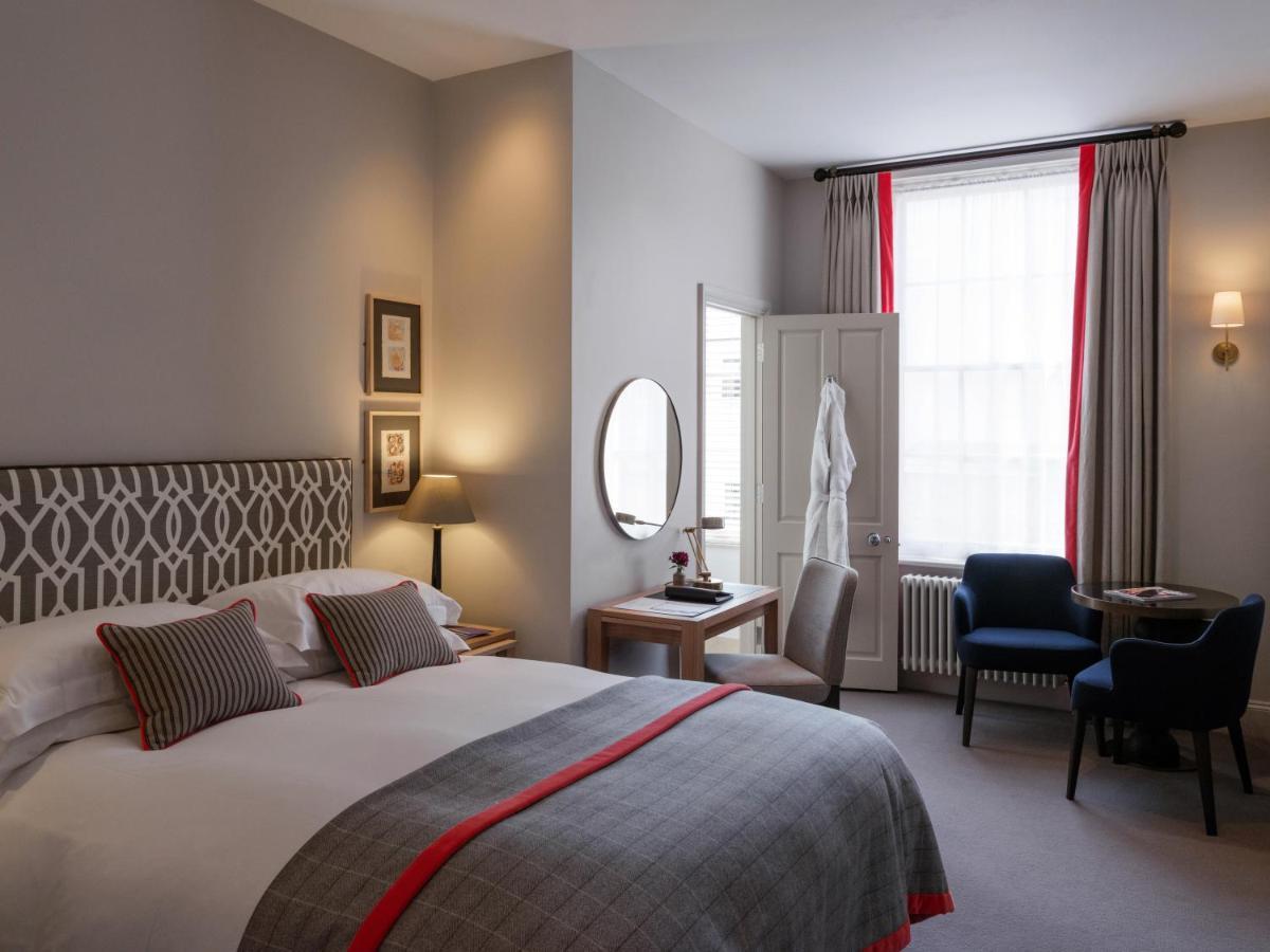 Old Bank Hotel Oxford Exteriér fotografie A bedroom at The Mitre