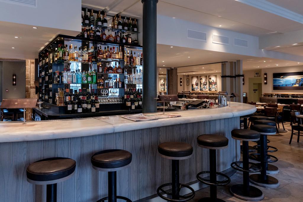 Old Bank Hotel Oxford Exteriér fotografie The bar at the restaurant
