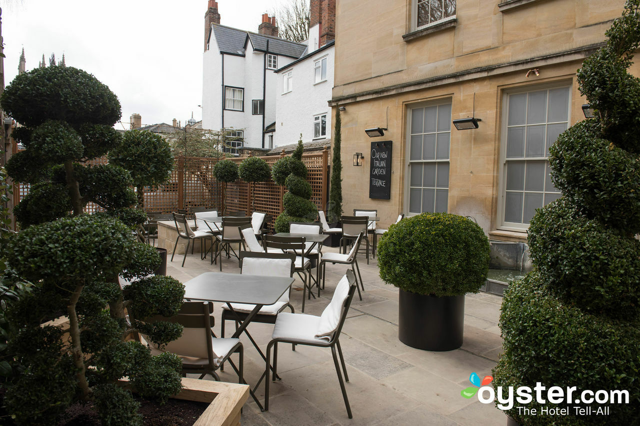 Old Bank Hotel Oxford Exteriér fotografie The hotel's courtyard